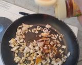 Foto del passaggio 2 della ricetta Spaghetti ai due funghi