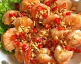 Foto langkah ke 4 dari resep Udang Goreng Bawang Putih.