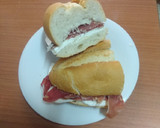 Foto del paso 1 de la receta: Bocadillo de jamón serrano y queso tierno