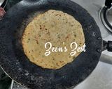 A picture of step 2 of Maize and Wheat Rotis with Fenugreek Greens.