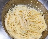 A picture of step 2 of Hakka Noodles.