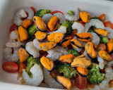 Foto del paso 4 de la receta: Menestra marinera al horno