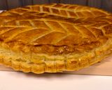 Une image de l'étape 8 de Galette à la crème d’amande.