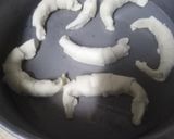 A picture of step 3 of Mini croissant.