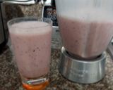 Foto del paso 5 de la receta: Batido banano, fresas y arándanos