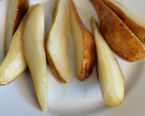 Foto del paso 6 de la receta: Ensalada de pera caramelizada con salsa de kéfir