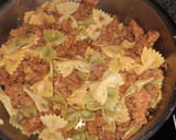 Foto del paso 2 de la receta: Lazos de pasta con picadillo