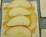 A picture of step 2 of Puff pastry Apple pie.