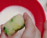A picture of step 4 of Potato bites pakore.