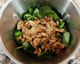 Foto del paso 1 de la receta: Salsa pesto para guardar
