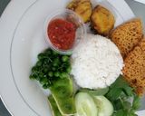 Foto langkah ke 7 dari resep Ayam goreng kremes.