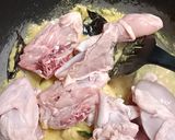 Foto langkah ke 3 dari resep Ayam Ungkep Serundeng Kelapa Frozen.