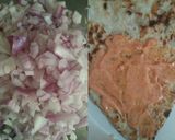 A picture of step 5 of No meat Tikkie stuffed naan with mayo-ketchup layering.