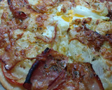 Foto del paso 4 de la receta: Pizza bacon, tomatiga, ceba, ais, formatge sense lactosa