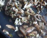 Une image de l'étape 2 de Tagliatelles crémeuses à l'ail et aux champignons #tablierdor2023.