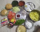 વેજ બર્ગર (Veg Burger Recipe In Gujarati) રેસીપી સ્ટેપ1ફોટો