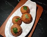 A picture of step 7 of Aloo matar parcels.