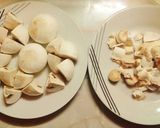 Foto del paso 1 de la receta Tapa de champiñones con ajo y perejil