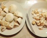 Foto del paso 1 de la receta: Tapa de champiñones con ajo y perejil