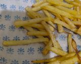પોટેટો ફ્રેન્ચ ફ્રાયસ (potato French fries recipe in Gujarati) રેસીપી સ્ટેપ2ફોટો
