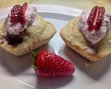 Foto del paso 3 de la receta: Budincitos de Queso Crema y Frutillas