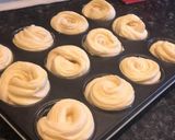 Pas rețetă Cruffins cu dulceață de afine, căpșuni, frișcă, nucă cu scorțișoară și fulgi de ciocolată😍😋 3 fotografie
