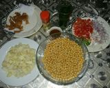 A picture of step 1 of Chickpea salad with yogurt and tamarind sauce.