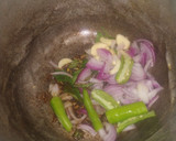திருக்கை கருவாடு கிரேவி அல்லது தொக்கு (Karuvaadu thokku recipe in tamil) ரெசிபி ஸ்டேப் 3 புகைப்படம்