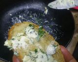 A picture of step 3 of Garlic bread with soup.