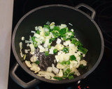 Foto del paso 1 de la receta: Guiso de bacalao y alcachofas