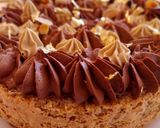 Foto del paso 5 de la receta: Tarta de nueces con ganache de café y trufa de chocolate