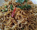 Foto langkah ke 6 dari resep Mie Goreng Telur orak arik.