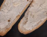 Foto del paso 4 de la receta Bocadillo vegetal con salmón y queso de cabra