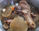 รูปขั้นตอนการทำที่ 9 ของ น่องไก่ต้มตุ๋น