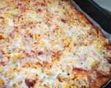 Tepsis pizza (hawaii feltét) recept fázis 5 fotója
