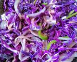 Foto del paso 1 de la receta: Salteado de repollo morado