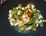 Une image de l'étape 4 de Haricots plats et tofu laqué.
