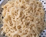 Foto langkah ke 1 dari resep Mie goreng baso.