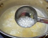 A picture of step 6 of Kolak singkong mutiara.