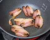 รูปขั้นตอนการทำที่ 2 ของ ผัดกะหล่ำปลีใส่หมูน้ำค้าง