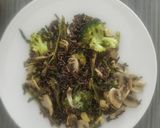 Foto del paso 5 de la receta: Arroz salvaje con espárragos y champiñones
