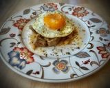 Foto del paso 7 de la receta: Medallón de solomillo con monchetas en salsa de vermouth y huevo frito