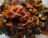 A picture of step 6 of Bhindi da pyaza.