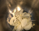 Foto del paso 6 de la receta: Pollo arvejado con champiñones deshidratados