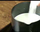 A picture of step 3 of Oero hot chocolate.