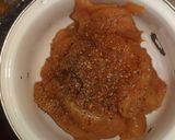 Foto del paso 1 de la receta: Tiritas de pollo empanizadas (con un toque picante)