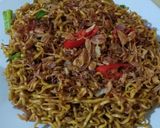 Foto langkah ke 4 dari resep Mie goreng.