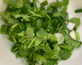 Hình bước làm 1 của món Canh thân atiso giò sống