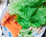 Hình bước làm 1 của món Xà lách cuộn thập cẩm