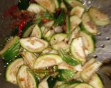Foto langkah ke 2 dari resep Tumis ikan pindang terung cabe ijo.